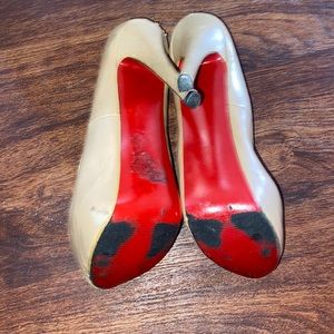 Crème red bottom heels